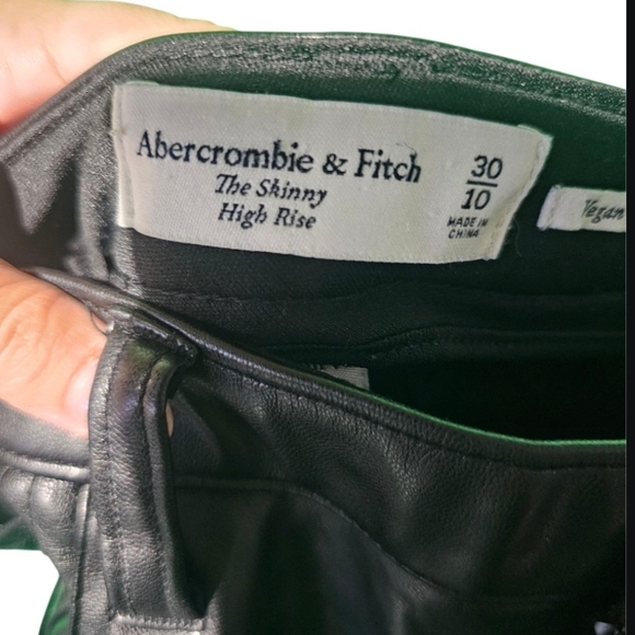Abercrombie & Fitch High-Rise Vegan Leather Pants EUC 30/10 - 32 Waist 27 Inseam - Picture 2 of 8